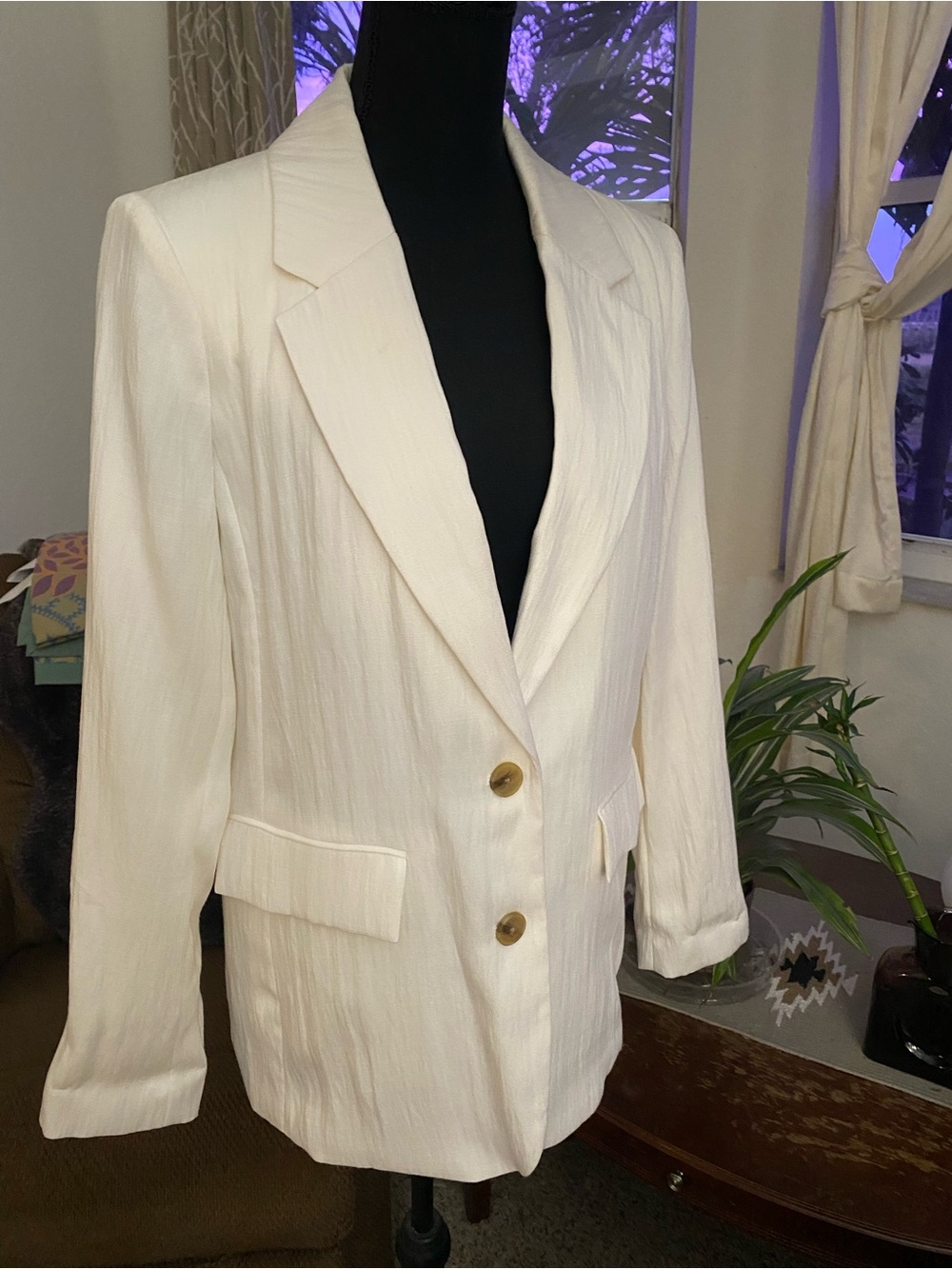 Dkny Ivory Single-Breasted Blazer - Picture 2 of 4